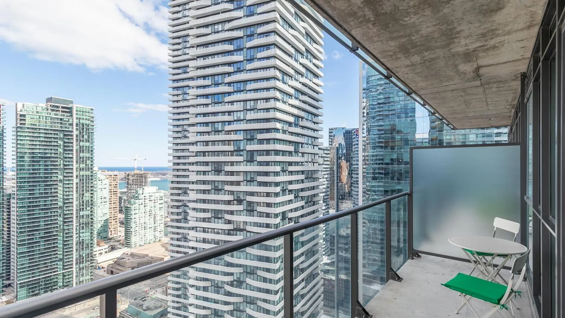 Globalstay Maple Leaf Square Toronto 0*,